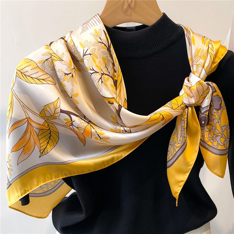 Face Scarf Mask - 1 Buah Syal Sutra Kuning Musim